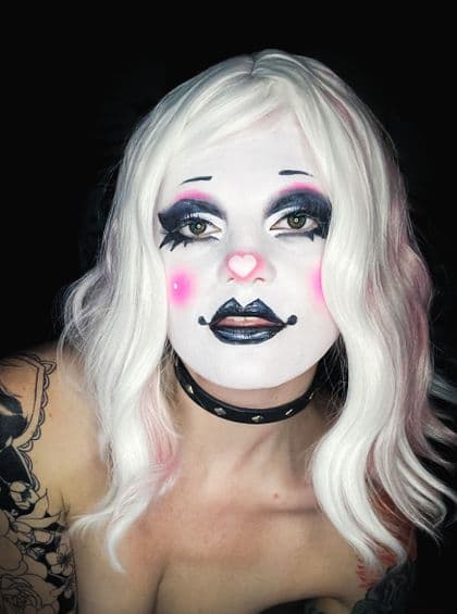 @yourlittleclowngirl