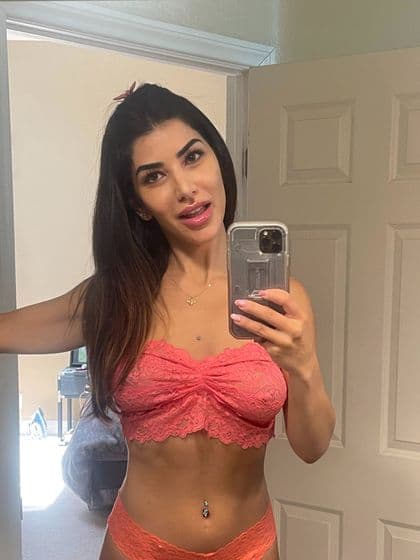 @leilasnextdoor