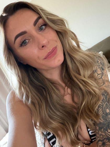 @housewifefleur
