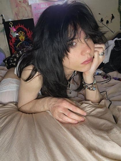 @imprettydeadgirl