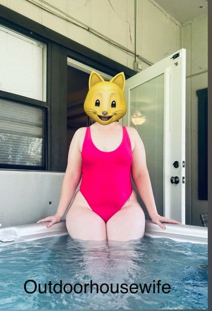 @outdoorhousewife