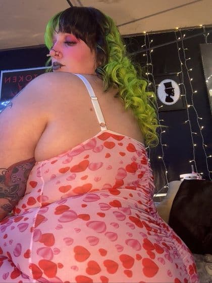 @plussizegothicfree