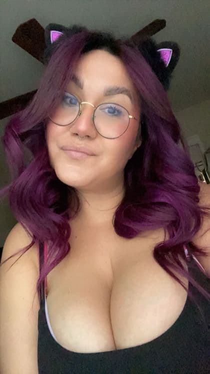 @curvy.goddessofspring