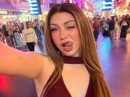 @adrianglassxo