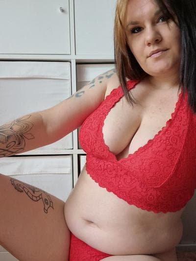 @curvy-mom