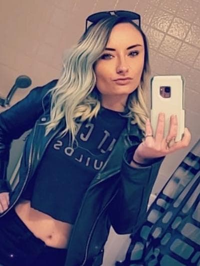 @petite_blonde_wife