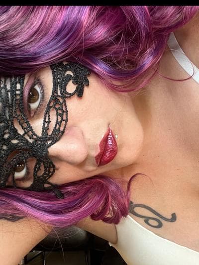 @spicyncurvyv