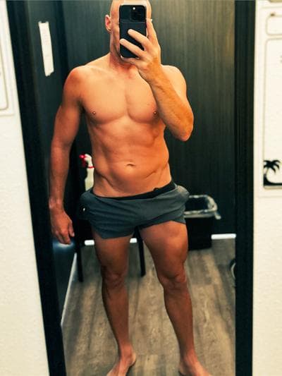 @the_naked_trainer