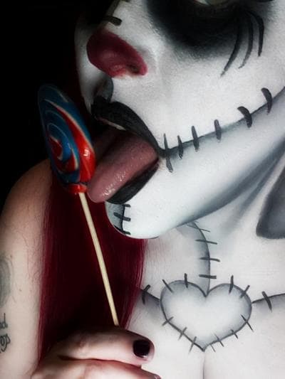 @theclowngirl